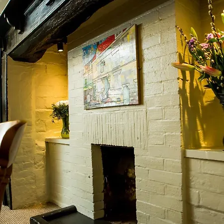 The Golden Lion Inn-3